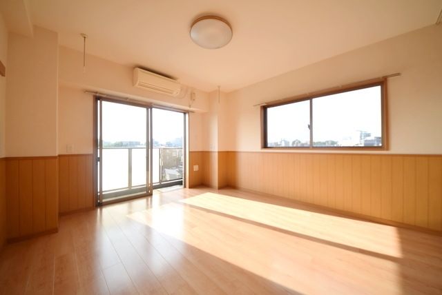 その他部屋・スペース　★日当たりの良いリビングです★