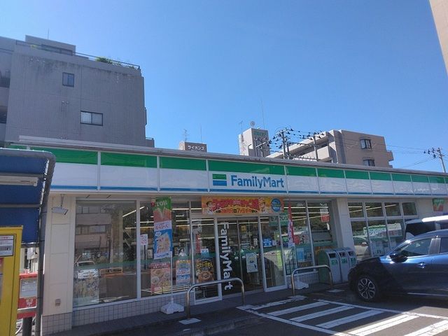 コンビニ　ファミリーマート泉中央駅前店（コンビニ）まで600m