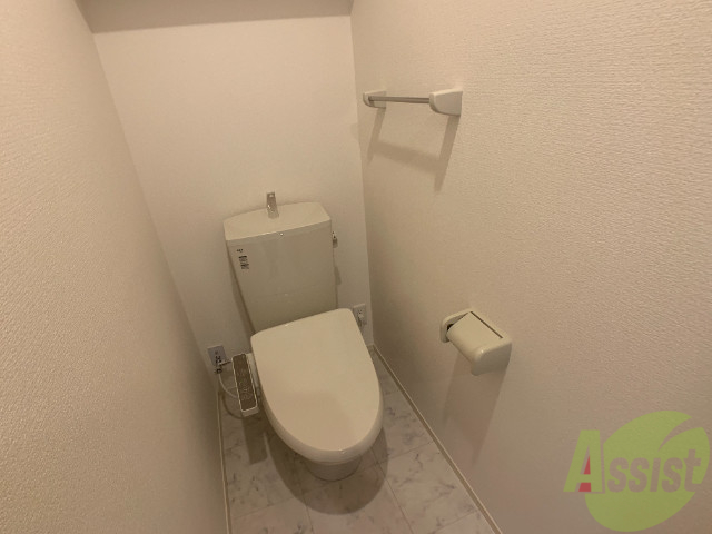 トイレ　トイレとお風呂が別なので清潔に使えて嬉しいですね。