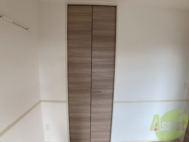 収納　収納はこちらのクローゼットをお使いください。