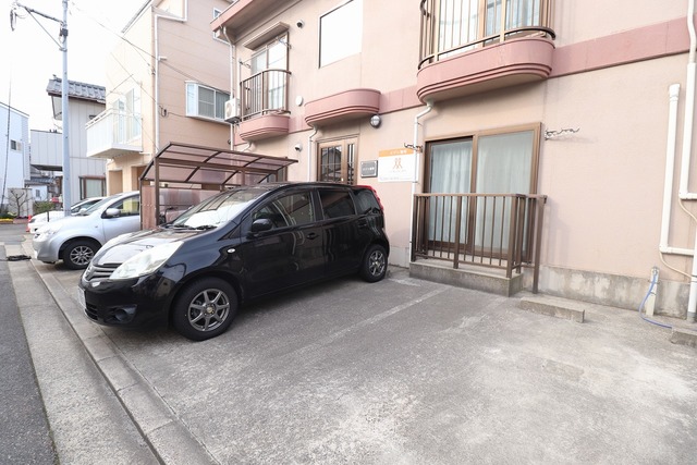 駐車場　区画は狭いため、現地要確認となります。