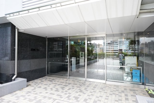 セキュリティ　清潔なエントランスです