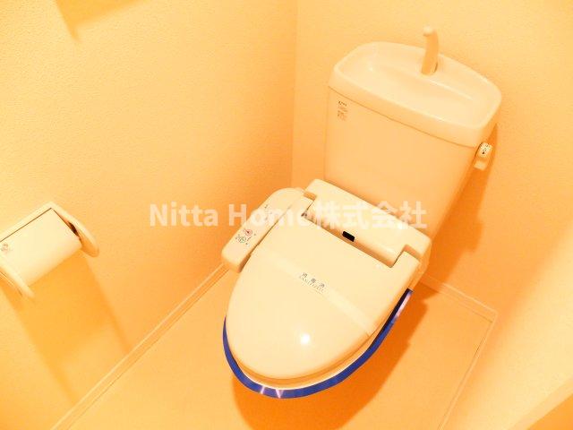 トイレ　暖房洗浄付きのトイレです(*^^*)
