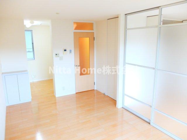 居室・リビング　１１．８帖のリビングルームです＊