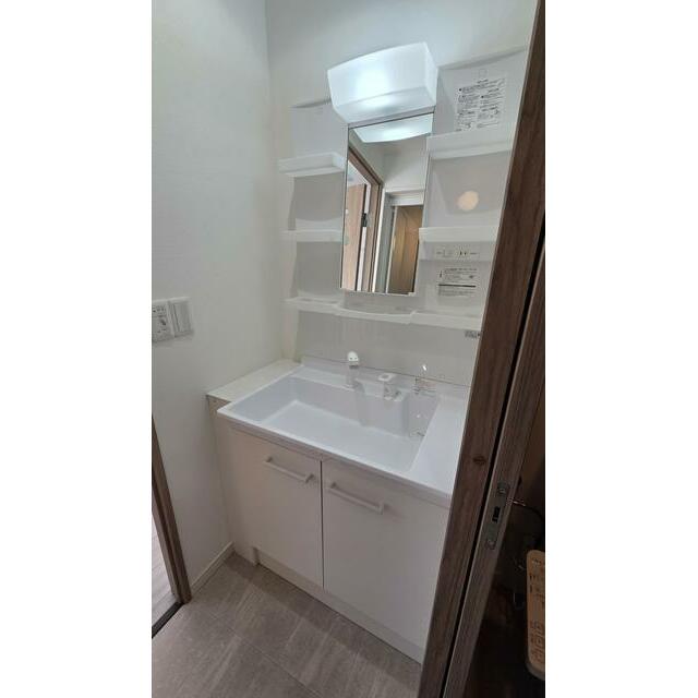 洗面設備　シャワー付きです♪