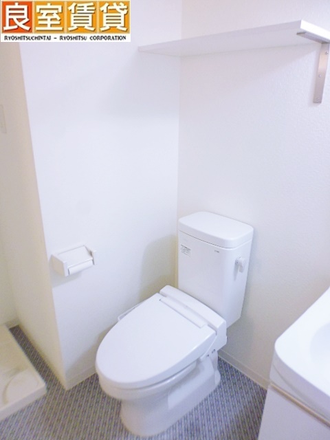 トイレ　温水洗浄便座