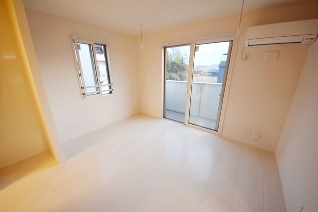 収納　★２面採光の明るい部屋です★