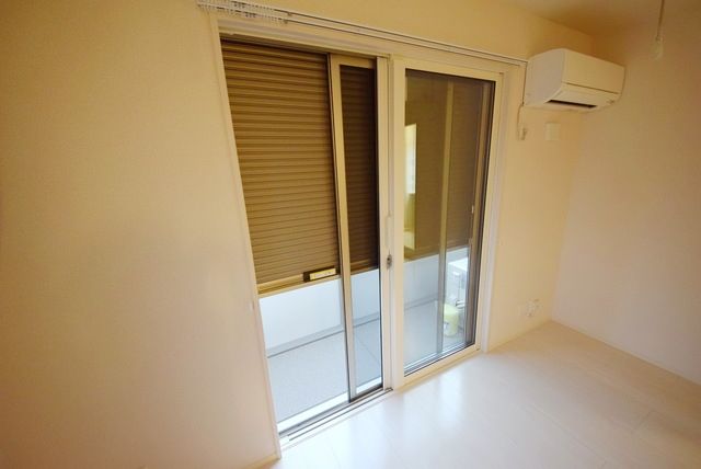 セキュリティ　★防犯シャッター付きで安心安全★