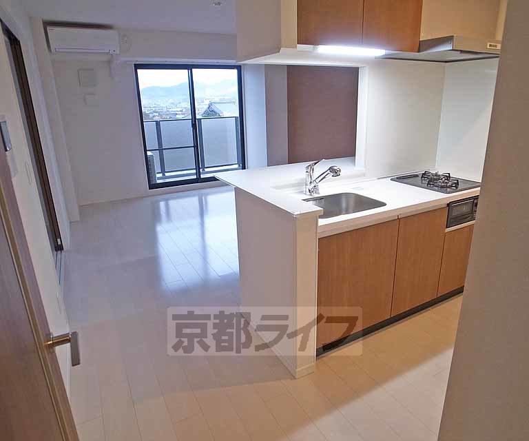 居室・リビング　窓からの光が！