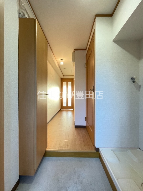 玄関　同型別部屋写真