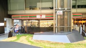 コンビニ　セブンイレブン 大阪南本町2丁目店（コンビニ）まで405m