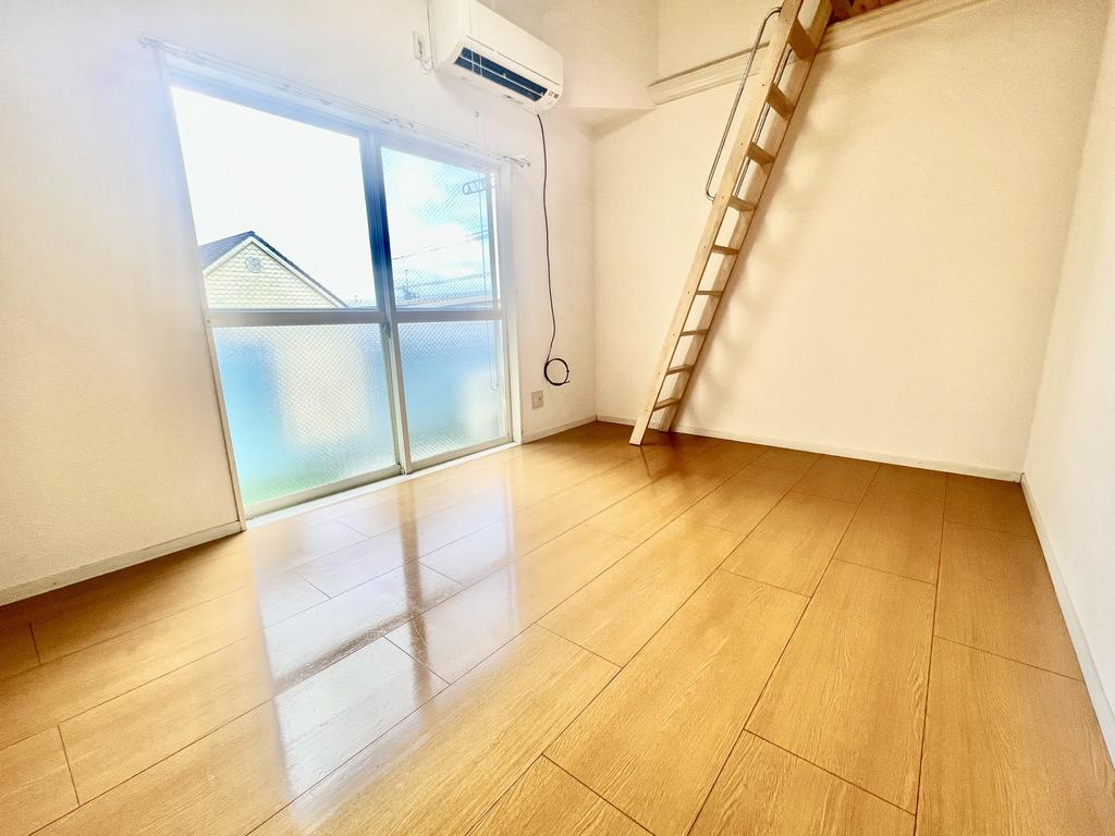 居室・リビング　※同物件別号室の写真