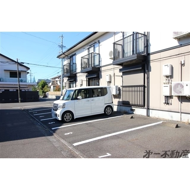 駐車場　駐車場