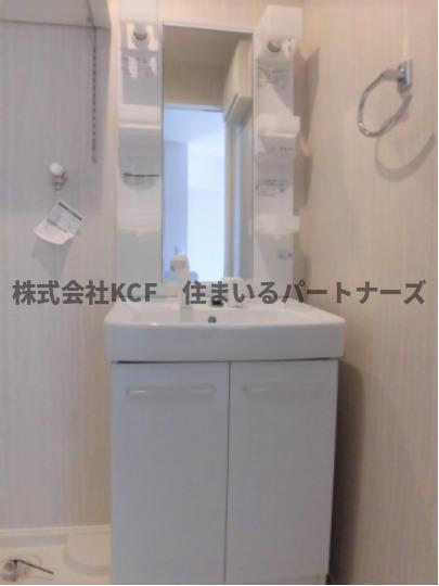 洗面設備　コンパクトで使いやすい洗面所