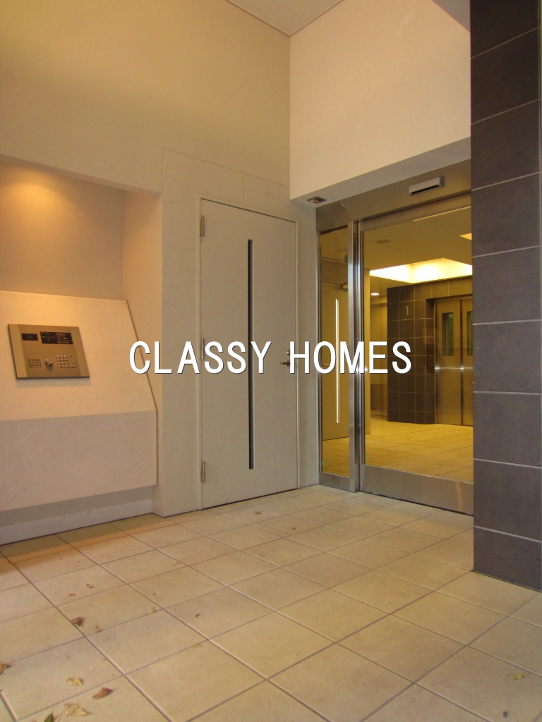 エントランス　2009年竣工カスタリア大森II：エントランス