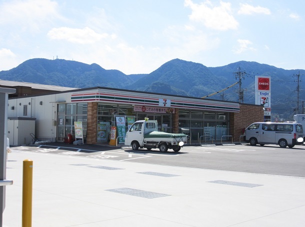 コンビニ　セブンイレブン 姶良脇元店（コンビニ）まで823m