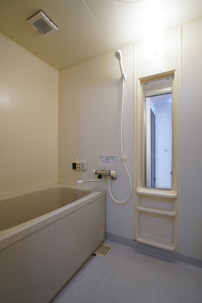 バス・シャワールーム　同じ建物の別のお部屋