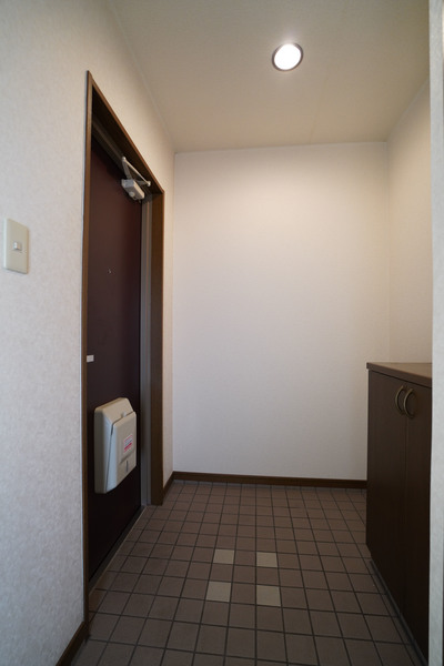 玄関　同じ建物の別のお部屋