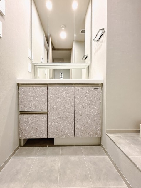 洗面設備　※写真は同タイプ住戸です。