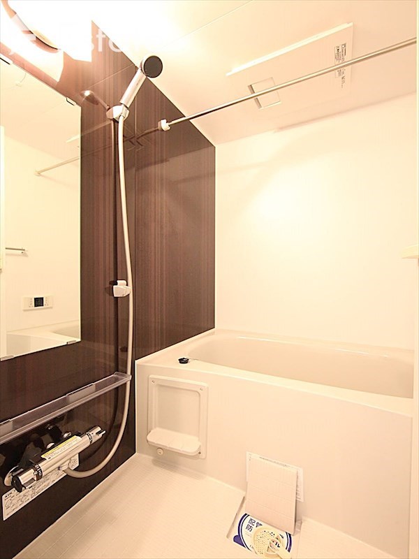 バス・シャワールーム　バスルーム