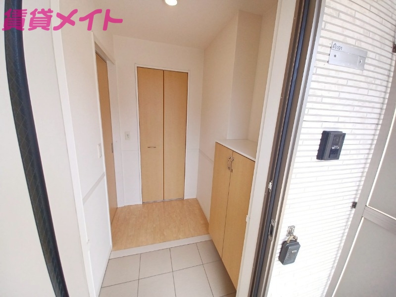 玄関　同型参考写真