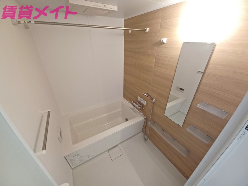 バス・シャワールーム　同型参考写真