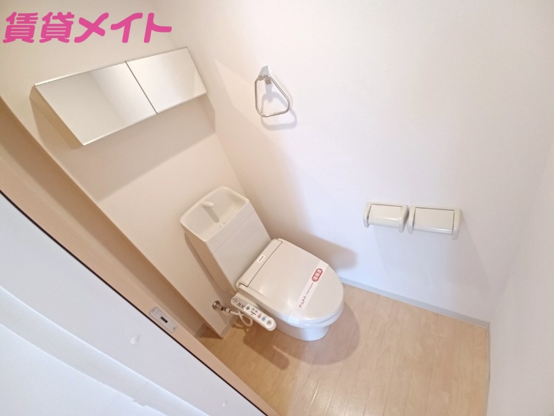 トイレ　同型参考写真