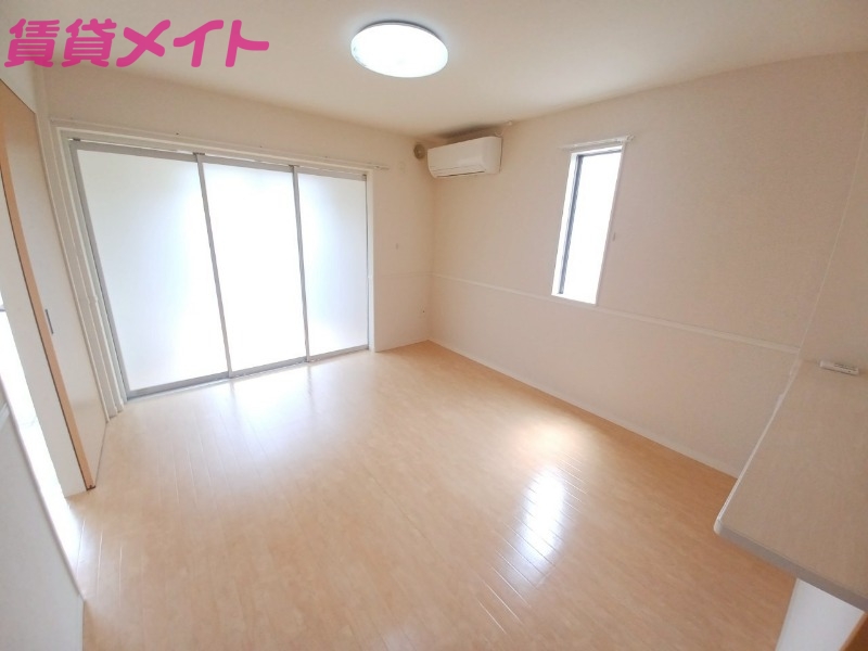 居室・リビング　同型参考写真