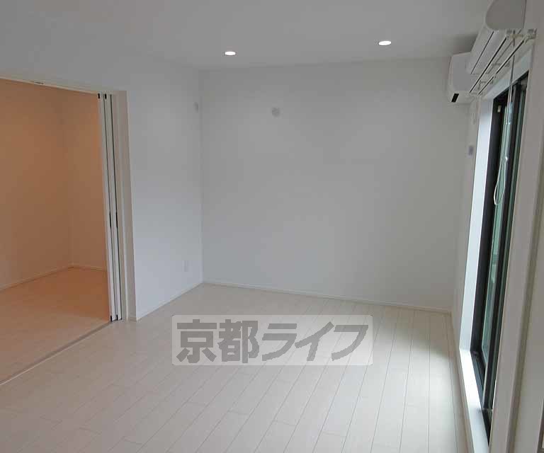 居室・リビング　とってもキレイな新築物件ですよ～