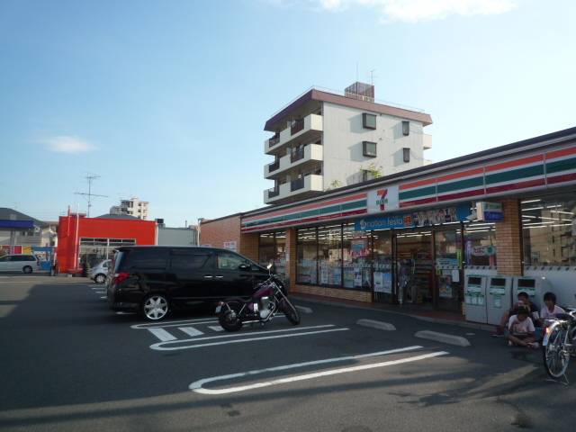 コンビニ　セブンイレブン広島青崎店（コンビニ）まで350m