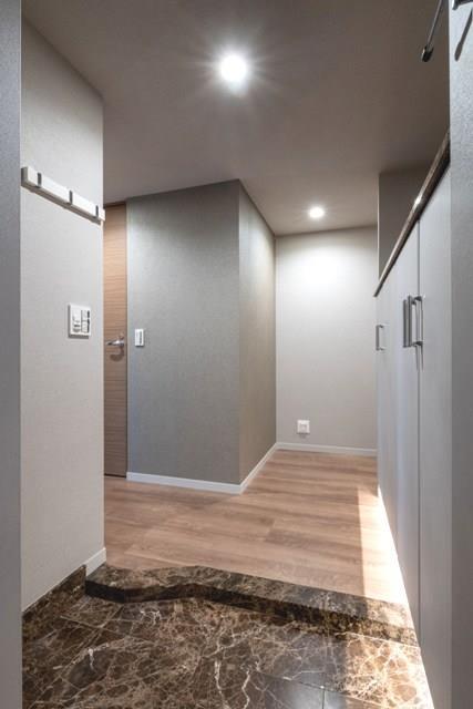 玄関　※写真は同タイプ住戸です。