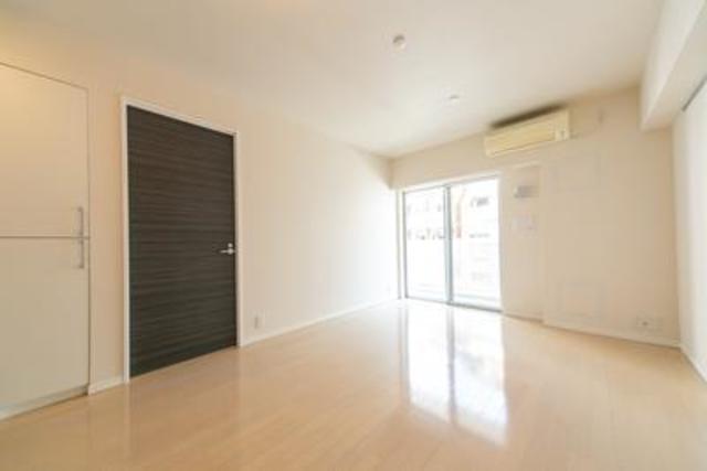 居室・リビング　こちらのリビングで趣味の時間をお楽しみください