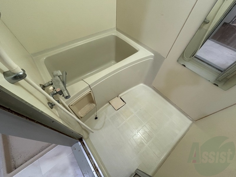 バス・シャワールーム　お風呂になります。一日の疲れを癒してくださいね。