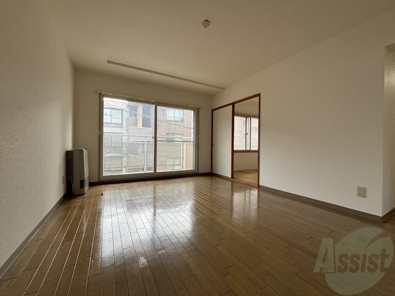 居室・リビング　広くてきれいなリビングです！快適に過ごせそうですね。