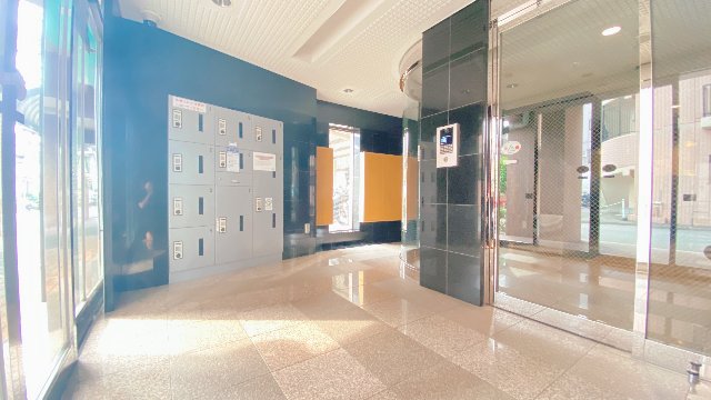 エントランス　清潔なエントランスです