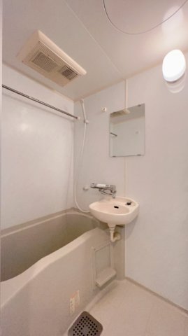 バス・シャワールーム　お風呂で日々の疲れを落としましょう