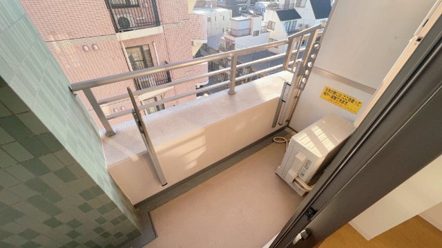 バルコニー　外からの目が気にならないバルコニーで洗濯物が干せます