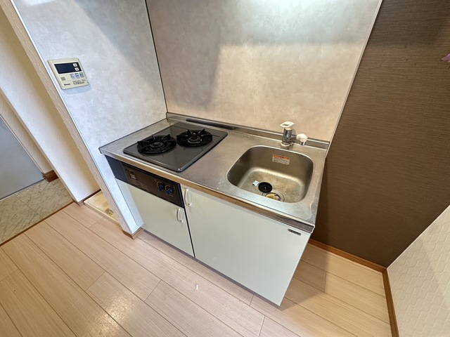 キッチン　別部屋参考写真です