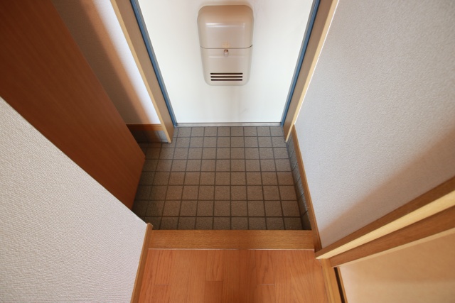 玄関　※別室の参考写真の為、現況優先です。