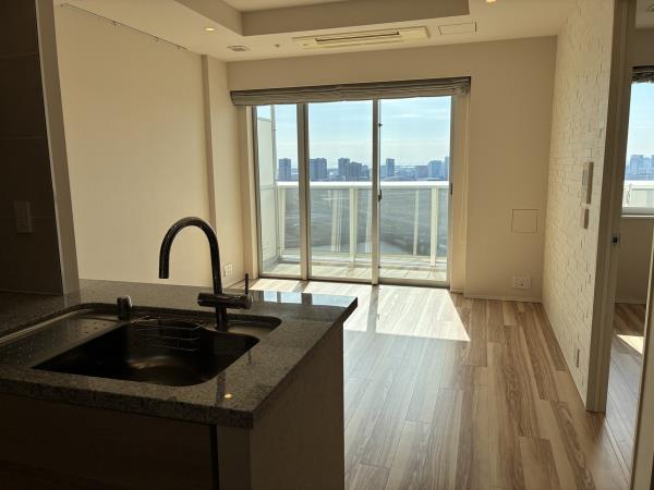 居室・リビング　こちらのリビングで趣味の時間をお楽しみください