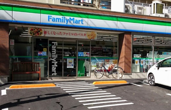 コンビニ　ファミリーマート 杉並下高井戸二丁目店（コンビニ）まで483m