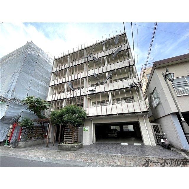 エントランス　建物外観