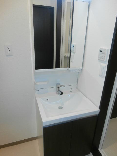 洗面設備　同仕様