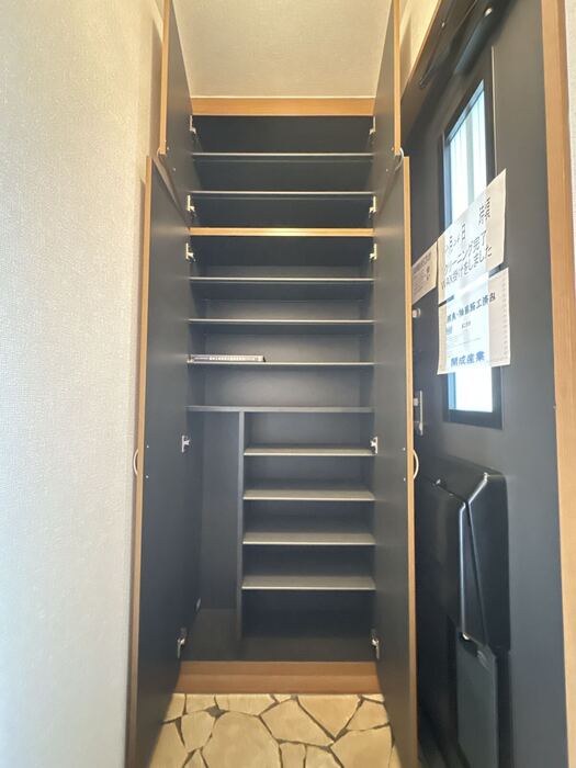 収納　シューズボックス