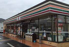 コンビニ　セブンイレブン鳩ヶ谷里中学校前店（コンビニ）まで493m