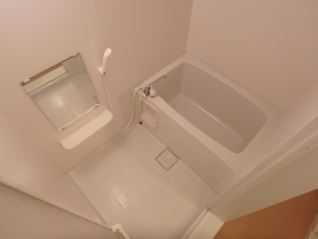 バス・シャワールーム　１日の疲れをバスルームでゆっくりと…。