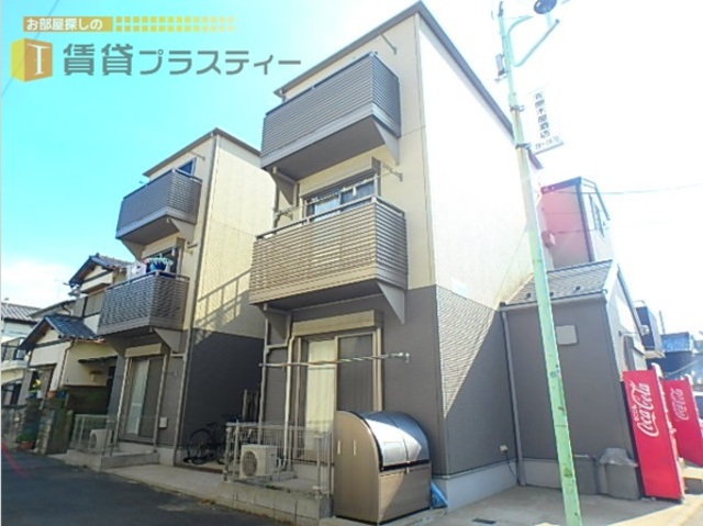 建物外観　駅まで一本道で迷いません。