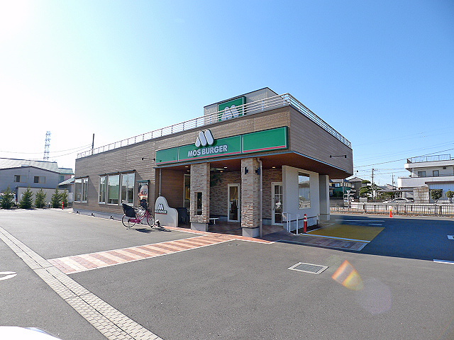 その他　モスバーガー吉川美南店（その他）まで813m