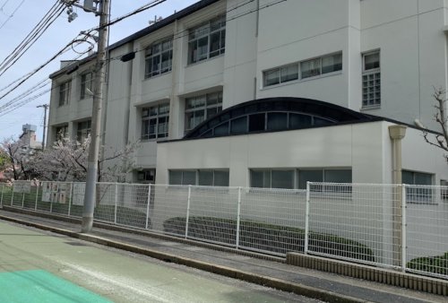 小学校　神戸市立西郷小学校（小学校）まで308m