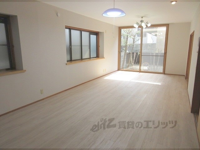 居室・リビング　リビング